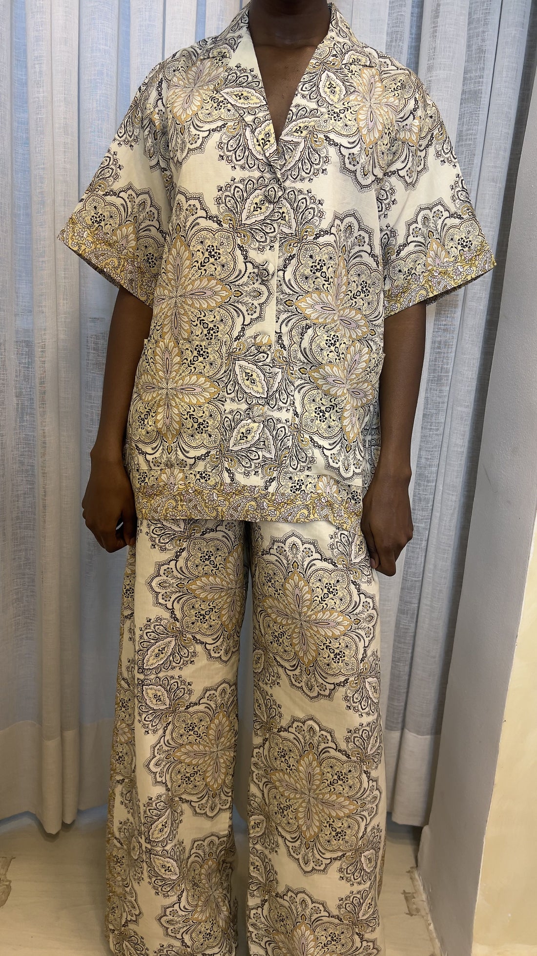 NEO LINE PANT SET - MEDALLION MOTIF